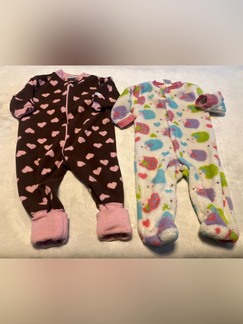 Plush Heart and Hedgehog Print Baby One-Piece Sleepers
